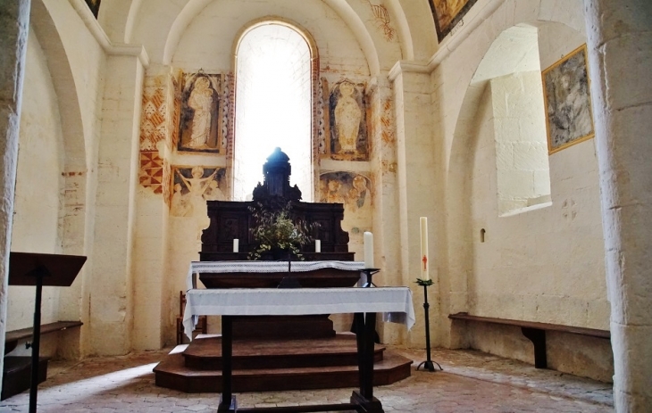 ²église Sainte-Marie ( 11 Em Siècle ) - Bourg-des-Maisons