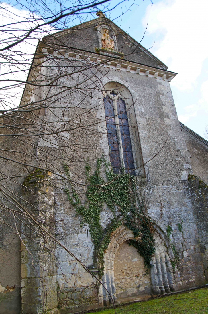 Facade-ouest-de-l-eglise - chevet du XVIe siècle. - Bourrou