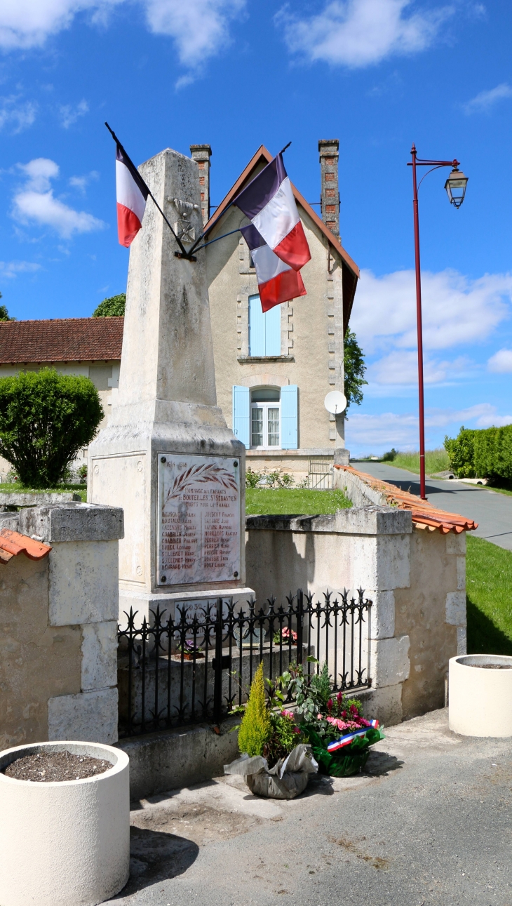 Le Monument aux Morts de Bouteilles. - Bouteilles-Saint-Sébastien