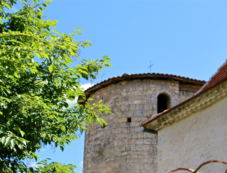 Le clocher de l'église Saint Pierre ès Lien de Bouteilles. - Bouteilles-Saint-Sébastien