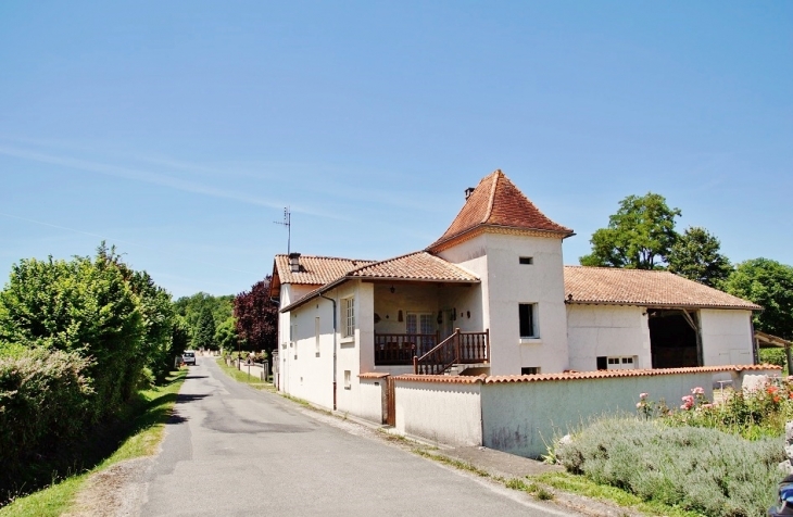 Le Village - Bouteilles-Saint-Sébastien