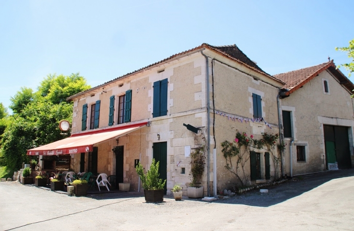 Le Village - Bouteilles-Saint-Sébastien