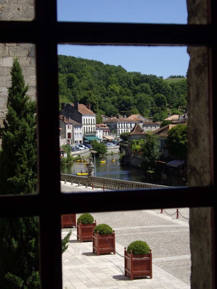 Rivière la Dronne. - Brantôme