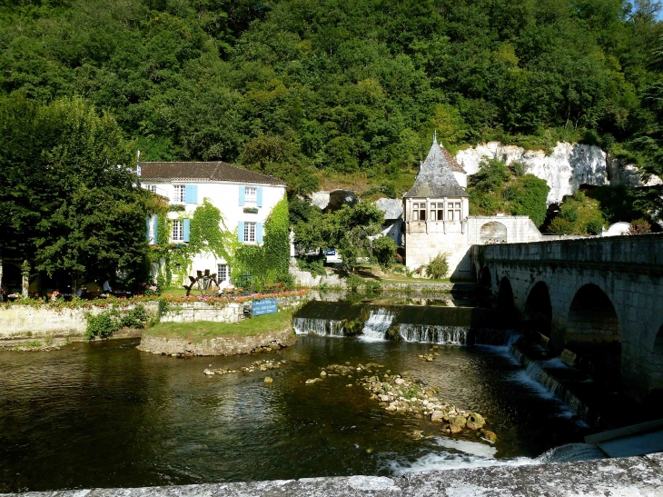 Le Vieux pont et le moulin - Brantôme