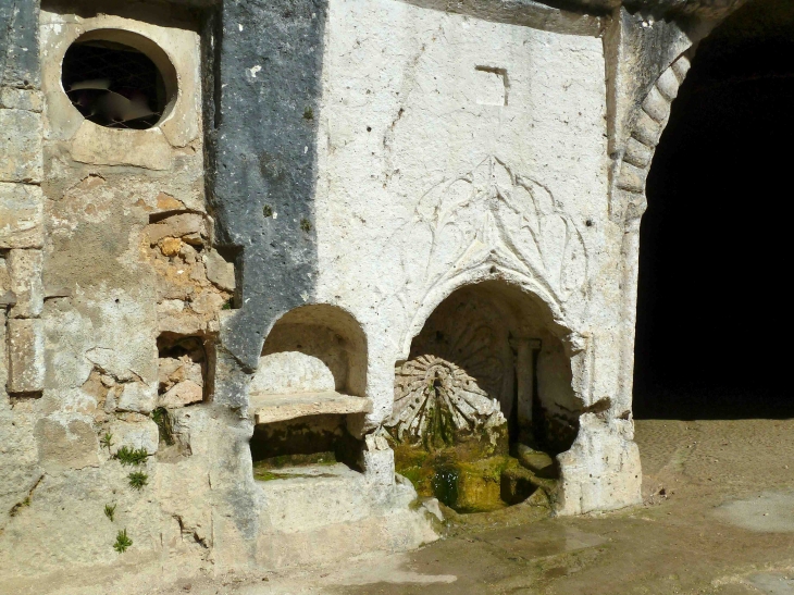 La Fontaine miraculeuse Saint Sicaire - Brantôme