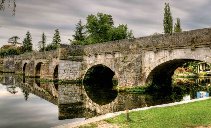 Le pont coudé - Brantôme