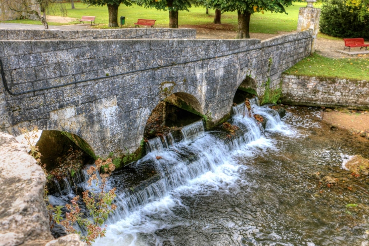 Le pont coudé - Brantôme