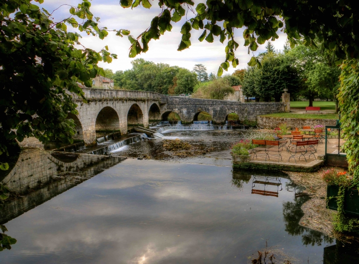 Le pont coudé - Brantôme