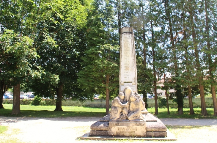 Monument-aux-Morts - Brantôme