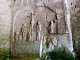 Photo précédente de Brantôme Détail : Cet ensemble est sculté à même le rocher on y remarque le Calvaire avec le Christ en croix qui a malheureusement perdu ses jambes.