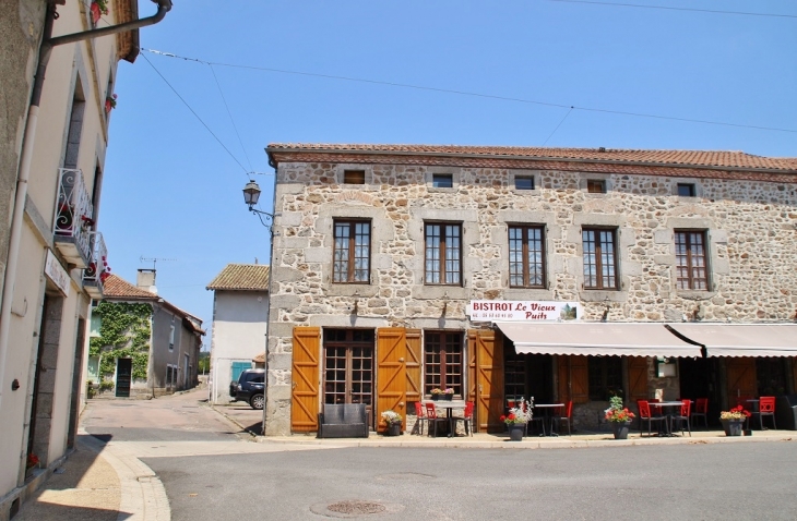 Le Village - Busserolles