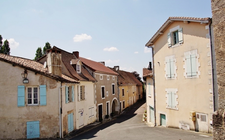 Le Village - Bussière-Badil