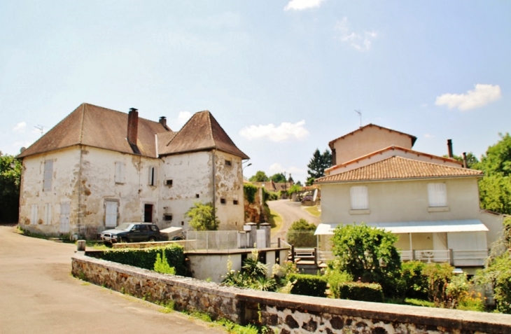 Le Village - Bussière-Badil