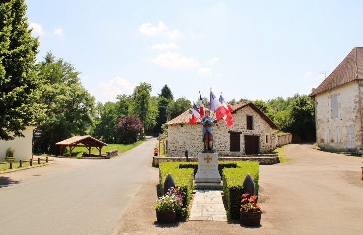 Monument-aux-Morts - Bussière-Badil