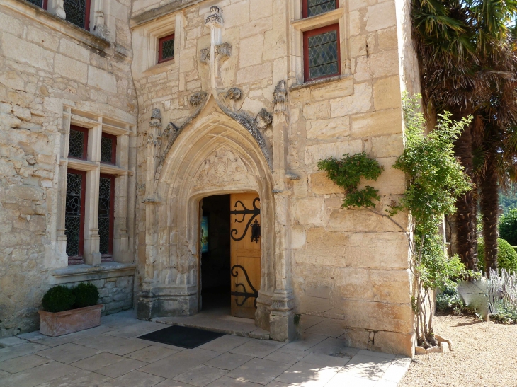 Château des Milandes, entrée par la Tour - Castelnaud-la-Chapelle