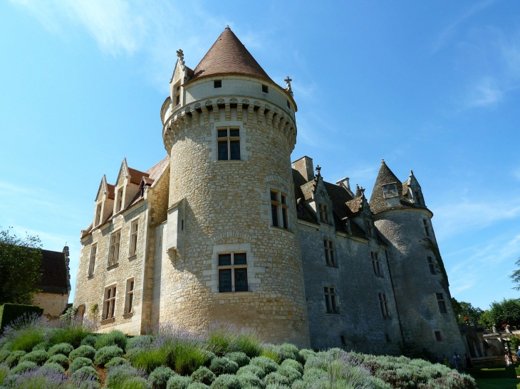 Château des Milandes, style renaissance avec des éléments gothiques, début de la construction 1489. - Castelnaud-la-Chapelle