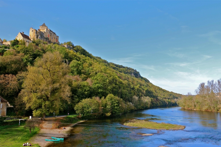 La Dordogne et le château - Castelnaud-la-Chapelle