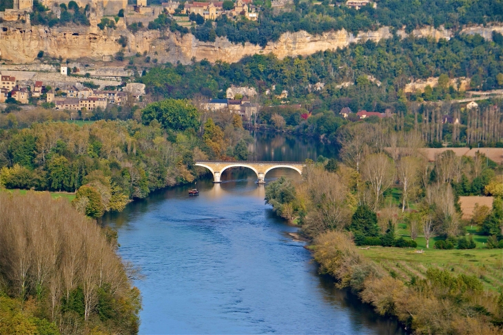 Vue du chateau : la dordogne - Castelnaud-la-Chapelle