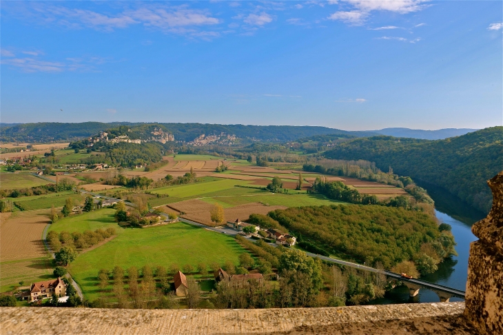 Depuis le château. La vallée de la Dordogne - Castelnaud-la-Chapelle