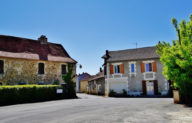 Le Village - Cendrieux