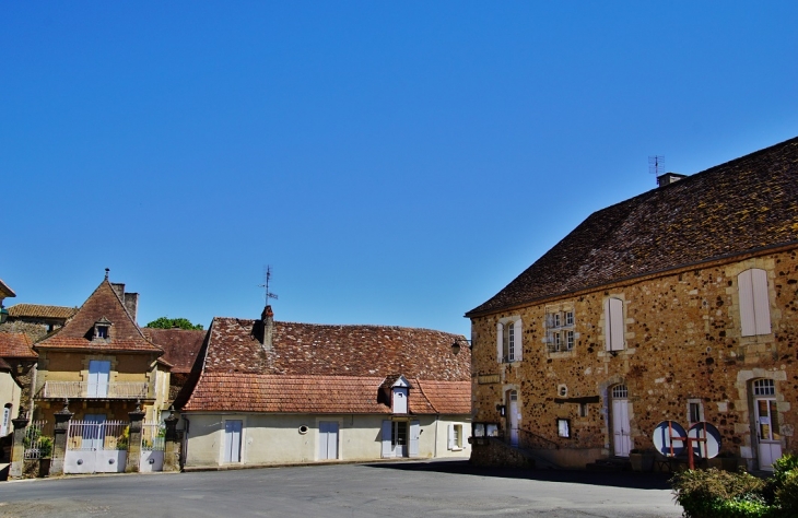 Le Village - Cendrieux