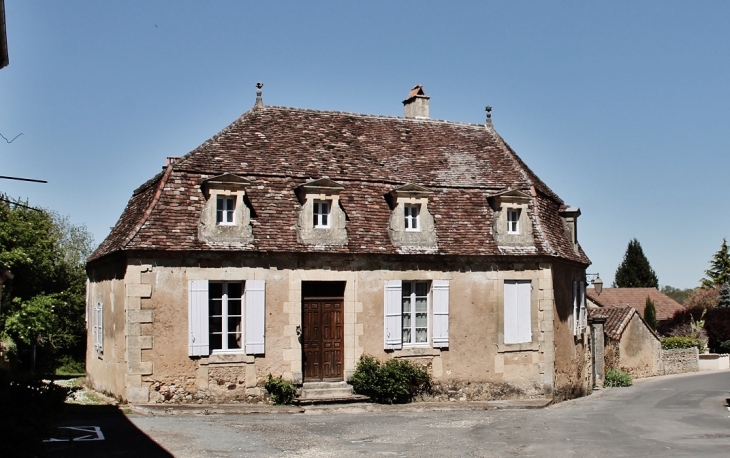 Le Village - Cendrieux