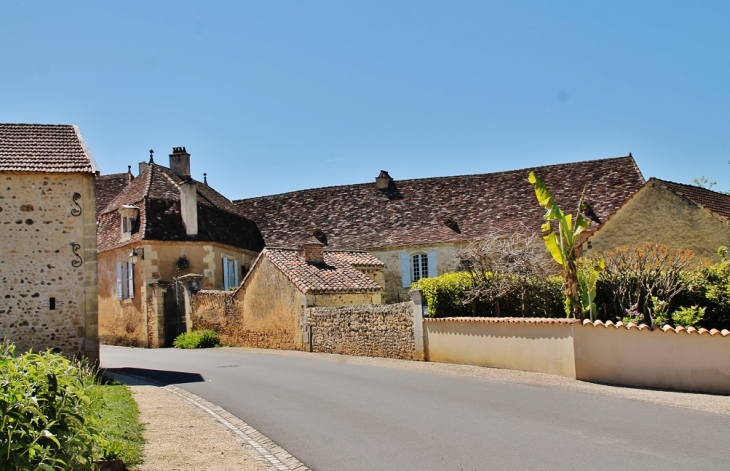 Le Village - Cendrieux