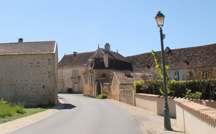 Le Village - Cendrieux