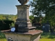 Photo suivante de Cercles Dans le cimetière