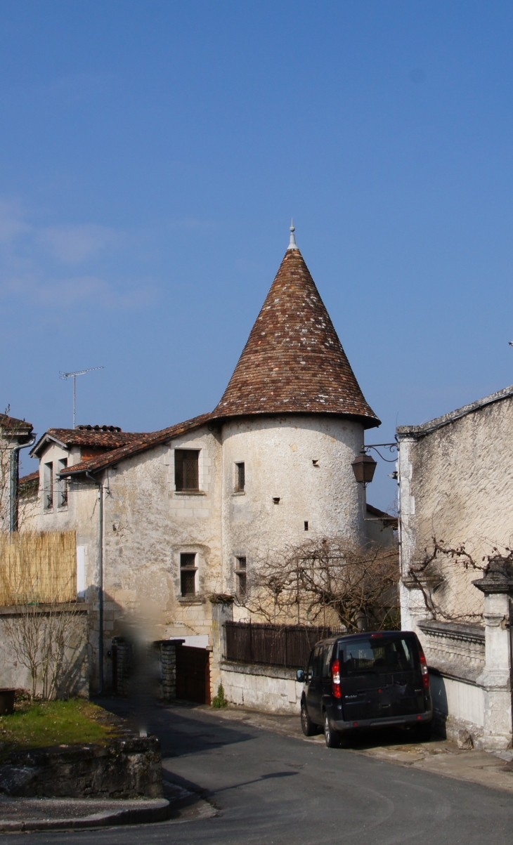 Maison du village. - Champagnac-de-Belair