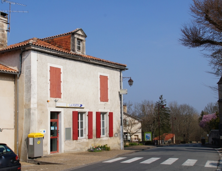 Le bureau de poste. - Champagnac-de-Belair