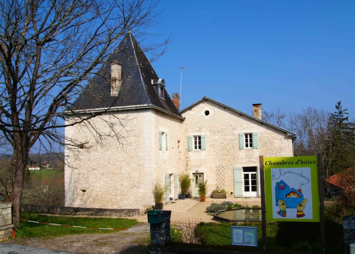 Chambres d'hôtes. - Champagnac-de-Belair