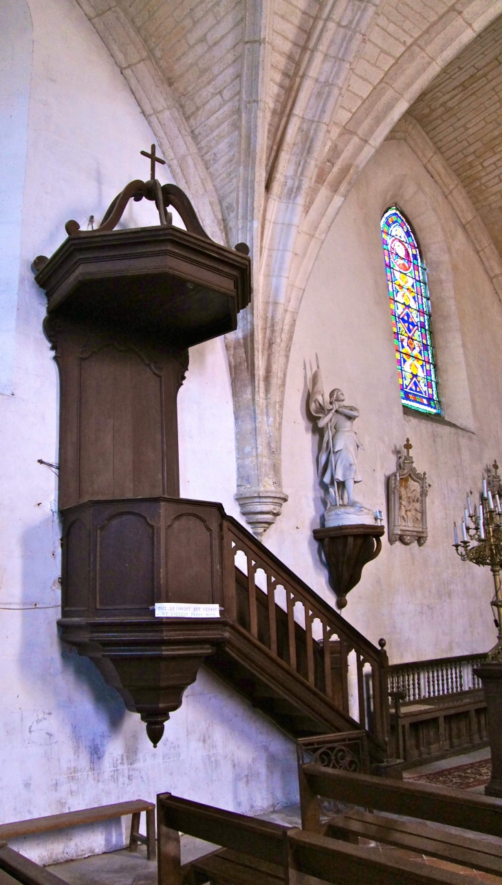 La chaire de l'église Saint-Christophe. - Champagnac-de-Belair