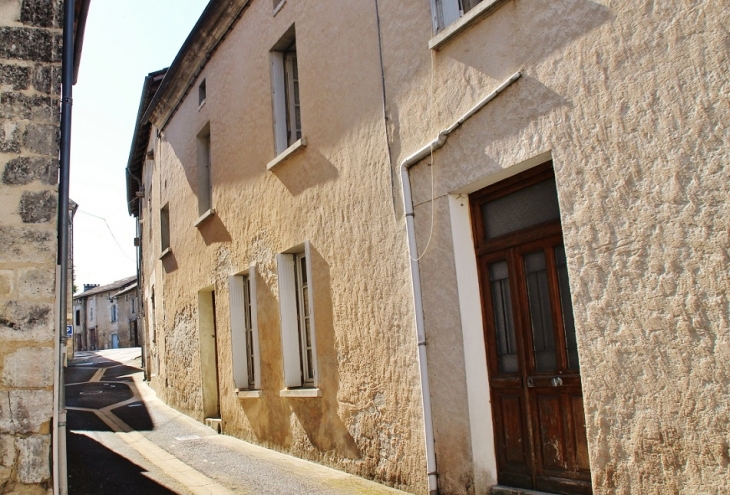 La Commune - Champagnac-de-Belair