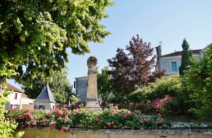 Monument-aux-Morts - Champagnac-de-Belair