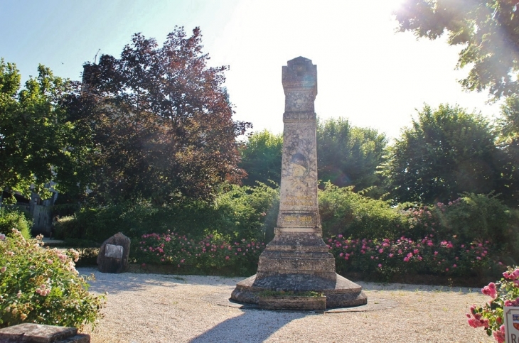 Monument-aux-Morts - Champagnac-de-Belair