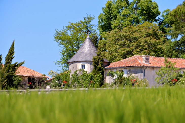 Château de la Ligerie à Fontaine. - Champagne-et-Fontaine