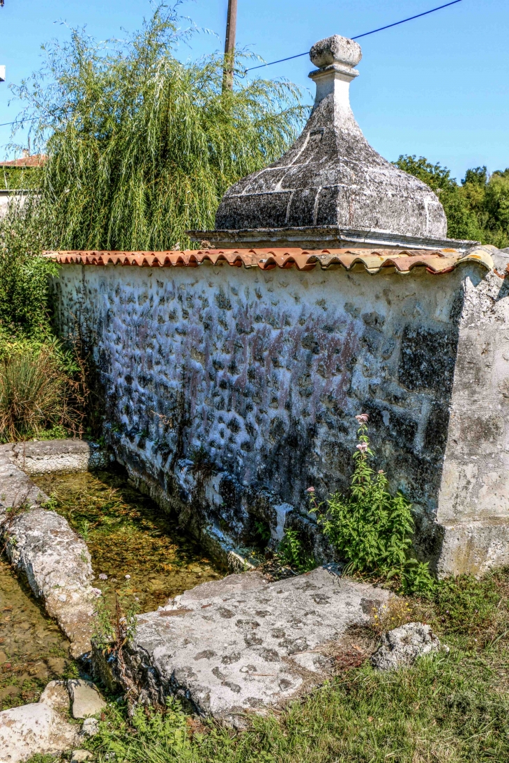 A Fontaine - Champagne-et-Fontaine