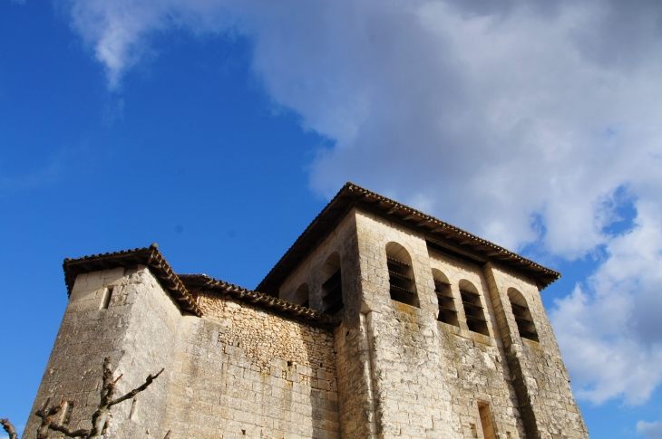 Clocher fortifié de l'église. - Chantérac