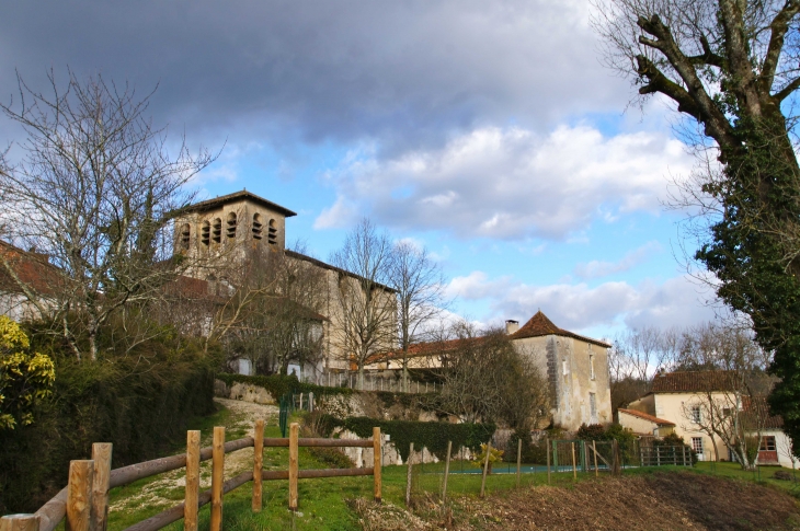 Vue sur le village. - Chantérac