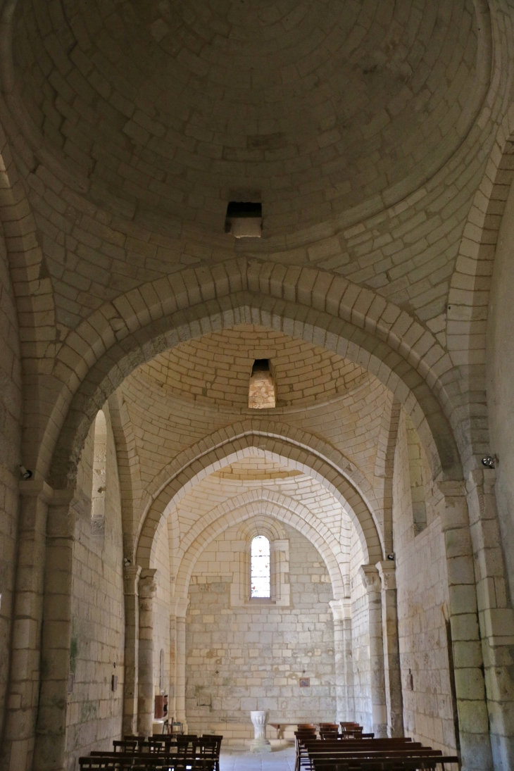 Coupoles surplombant la nef de l'église Saint Matin. - Cherval