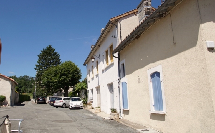 Le Village - Cherval