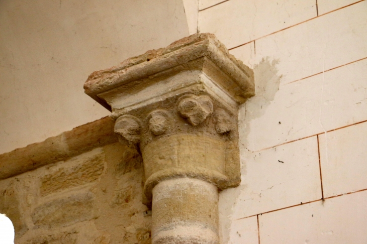 Chapiteau sculpté de l'église Sainte Catherine - Cherveix-Cubas