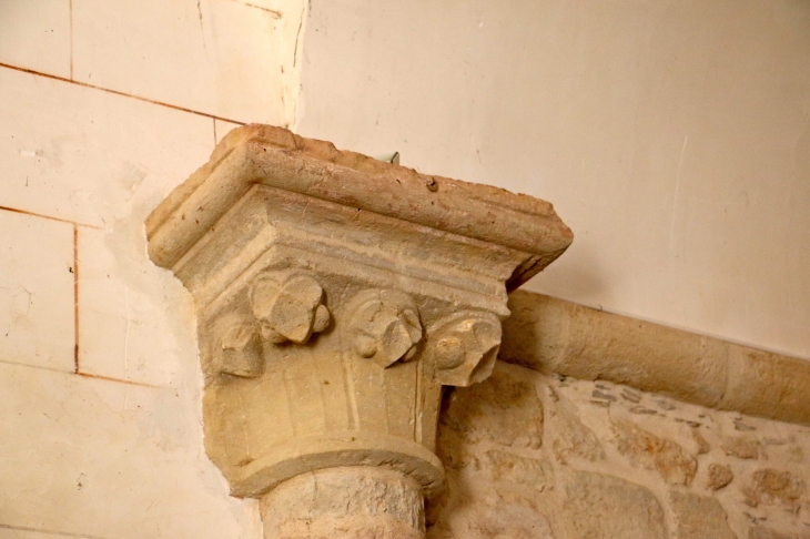 Chapiteau sculpté de l'église Sainte Catherine - Cherveix-Cubas