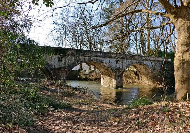 L'auvézère depuis le pont - Cherveix-Cubas