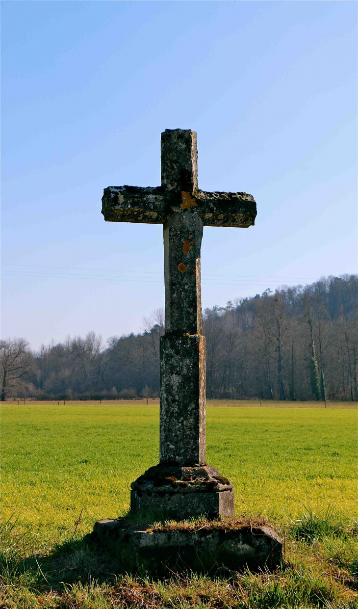 Croix de chemin - Cherveix-Cubas