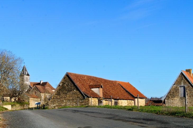 Une entrée du village. - Clermont-d'Excideuil