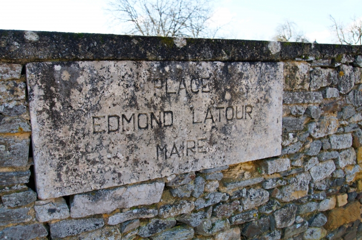 La Place Edmond Latour. - Clermont-d'Excideuil