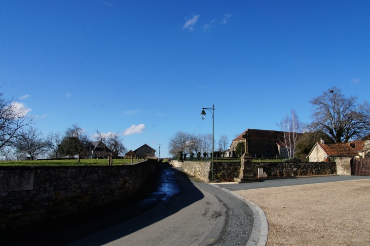 La Place Edmond Latour. - Clermont-d'Excideuil