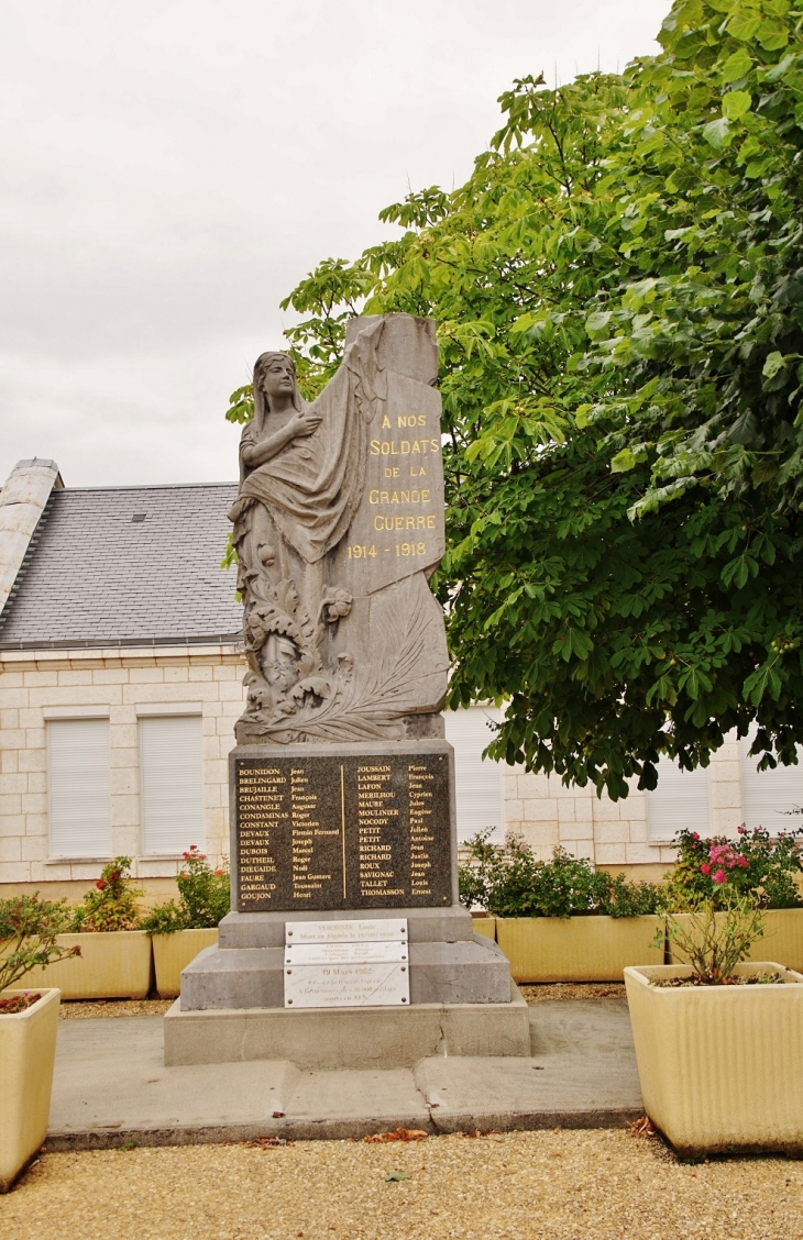 Monument-aux-Morts - Clermont-d'Excideuil